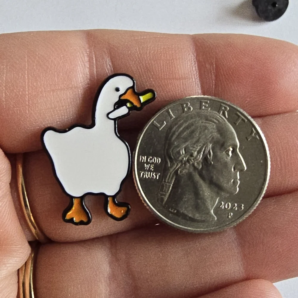 Goose with a knife pin enamel lapel brooch bird duck white black - Picture 2 of 9
